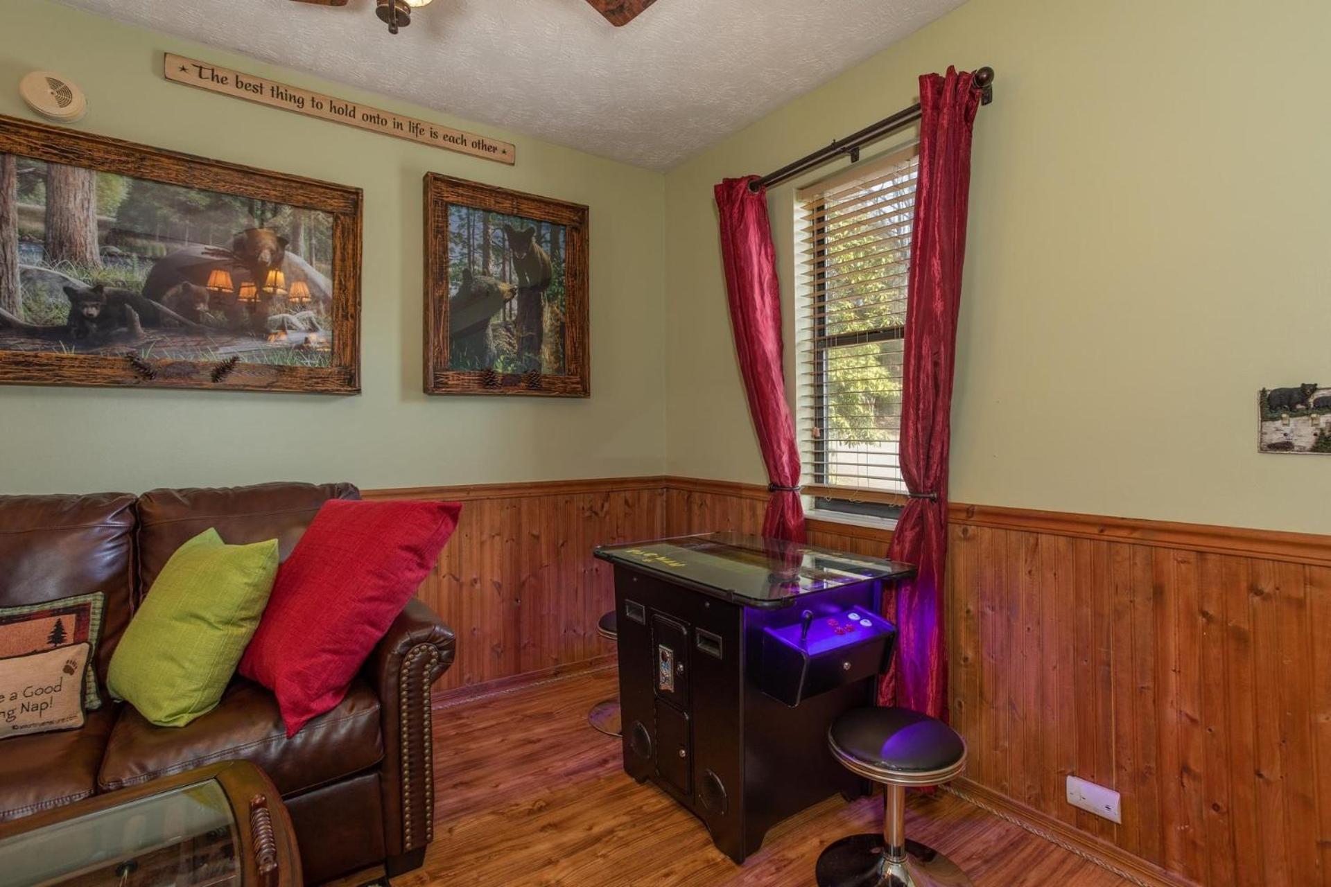 Bear Mountain Hollow-Free Dollywood Ticket- Cozy Cabin With A Hot Tub, Arcade & Deck Close To Town 鸽子谷 外观 照片